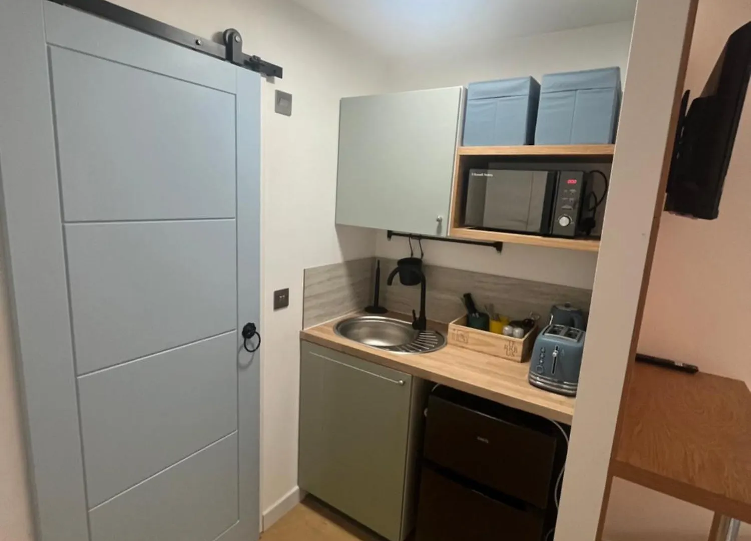 Teddington Little Gem Apartment London