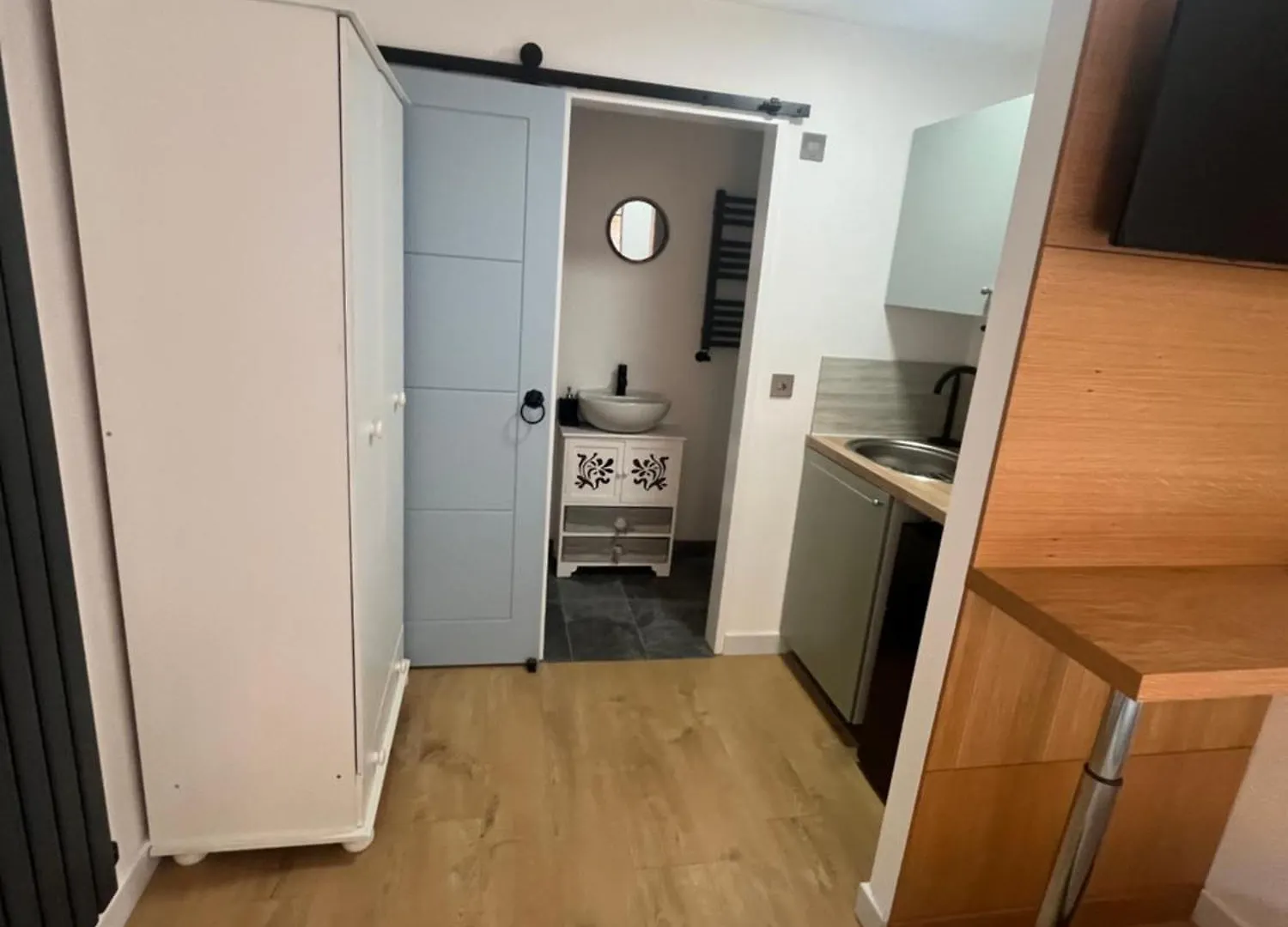 Teddington Little Gem Apartment London